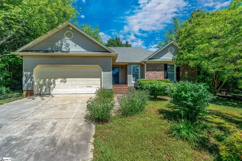 108 W Marley Ln, Simpsonville, SC 29681
