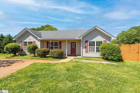 8 Quoite Ct, Greenville, SC 29617