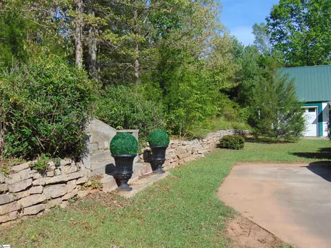 108 Shady Ln, Easley, SC 29640 photo 3