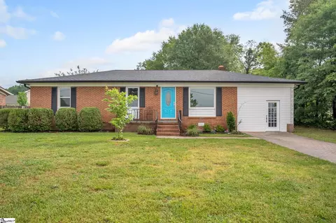 230 Pine Knoll Dr, Greenville, SC 29609