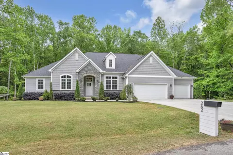 262 Bordeaux Dr, Simpsonville, SC 29680