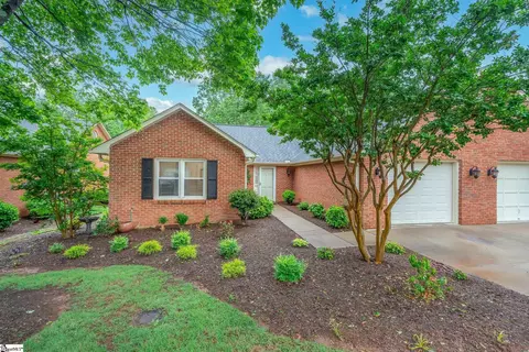 122 Fairoaks Dr, Greenville, SC 29615