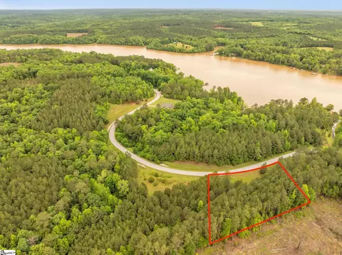 977 Eagles Harbor Dr, Hodges, SC 29653