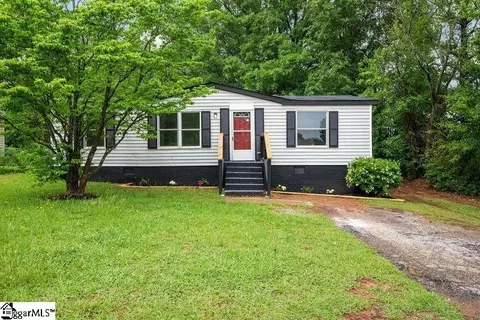 902 Antioch Church Rd, Greenville, SC 29605