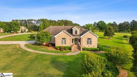131 Gleneagles Rd, Campobello, SC 29322