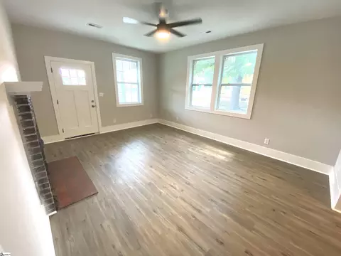 Living - 429 E Orr St, Anderson, SC 29621 photo 4 of 4