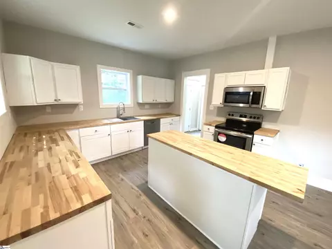Kitchen - 429 E Orr St, Anderson, SC 29621 photo 4 of 7