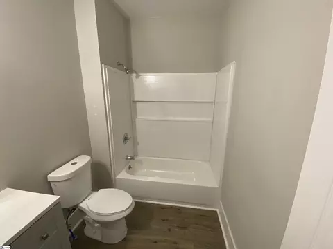 Bath - 429 E Orr St, Anderson, SC 29621 photo 4 of 4