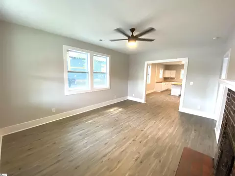 Living - 429 E Orr St, Anderson, SC 29621 photo 2 of 4