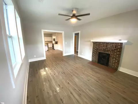 Living - 429 E Orr St, Anderson, SC 29621 photo 3 of 4