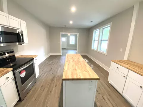 Kitchen - 429 E Orr St, Anderson, SC 29621 photo 3 of 7