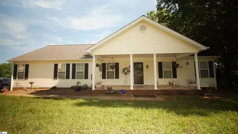 125 Pine Mountain Dr, Easley, SC 29640