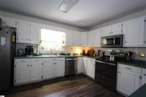 Kitchen - 125 Pine Mountain Dr, Easley, SC 29640 photo 2 of 2