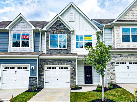 618 Autumn Lake Rd, Simpsonville, SC 29681