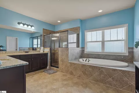 Bath - 8 Red Tip Ct, Simpsonville, SC 29680 photo 2 of 4
