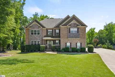 8 Red Tip Ct, Simpsonville, SC 29680