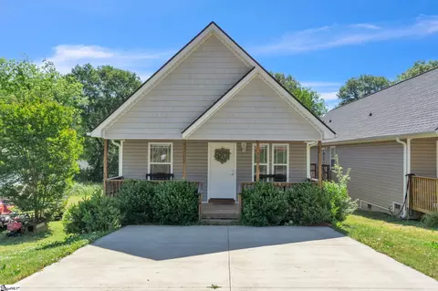 128 Spring St, Greer, SC 29650