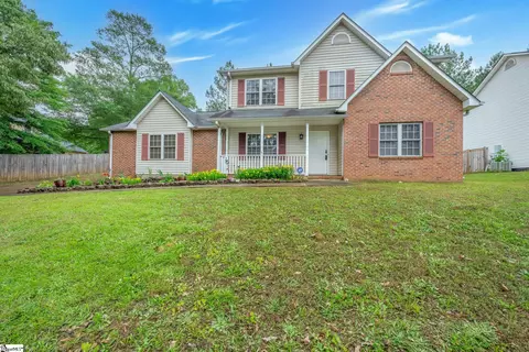 203 Courtneybrook Trl, Mauldin, SC 29662