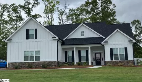104 Spyglass Dr, Greenwood, SC 29649