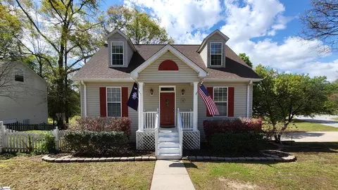 2 Bluffton Cir, Taylors, SC 29687