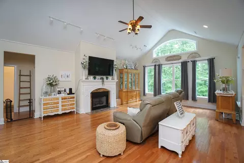 Living - 114 Hibiscus Dr, Easley, SC 29642 photo 1 of 4