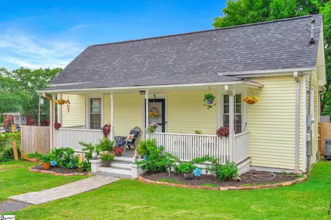 5 Conyers St, Greenville, SC 29609