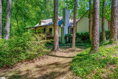 404 Hunters Trl, Spartanburg, SC 29301