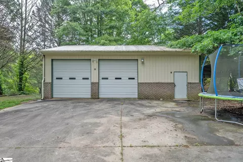 Exterior - 110 Sabra Dr, Easley, SC 29642 photo 2 of 7