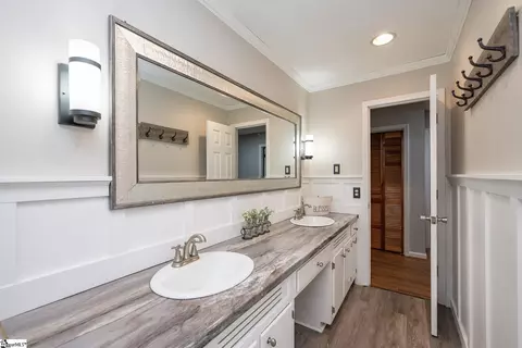 Bath - 110 Sabra Dr, Easley, SC 29642 photo 2 of 4