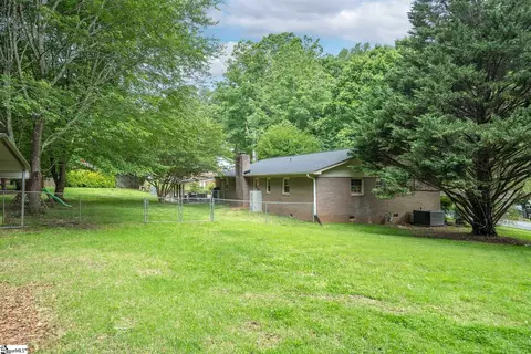 Exterior - 110 Sabra Dr, Easley, SC 29642 photo 6 of 7