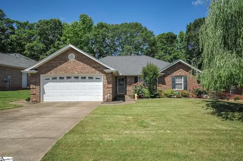 4 Baldwin Pines Ct, Simpsonville, SC 29680