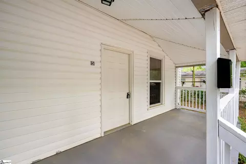 151 Pine St, Clinton, SC 29325 photo 4
