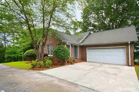 300 Packridge Rd, Taylors, SC 29687