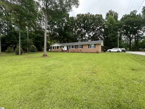 408 Sunset Blvd, Clinton, SC 29325