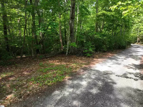 101 Cherokee Hills Trl, Pickens, SC 29671