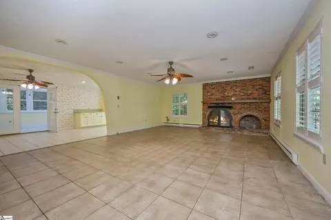 Living - 60 Barber St, Columbus, NC 28722 photo 2 of 3