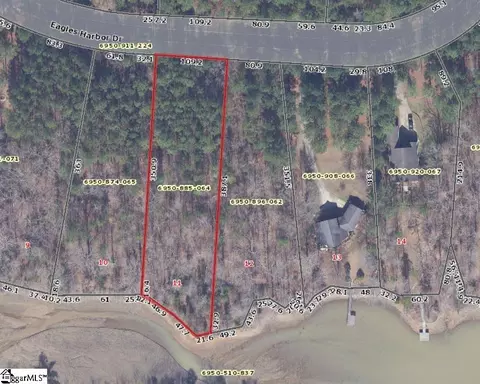 412 Eagles Harbor Dr, Hodges, SC 29653