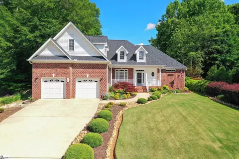 300 Dunrobin Ln, Simpsonville, SC 29681