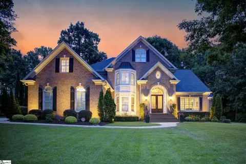 102 Hemingford Cir, Simpsonville, SC 29681