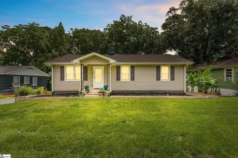 520 Ridgewood Dr, Greer, SC 29651