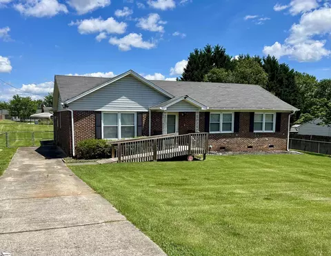118 Saturn Ln, Greer, SC 29651
