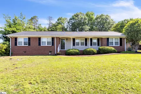 106 Vista Dr, Greenville, SC 29617