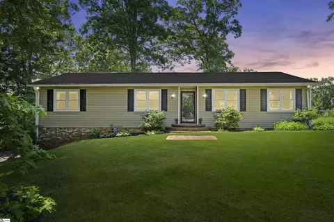 9 Shelly Ln, Taylors, SC 29687