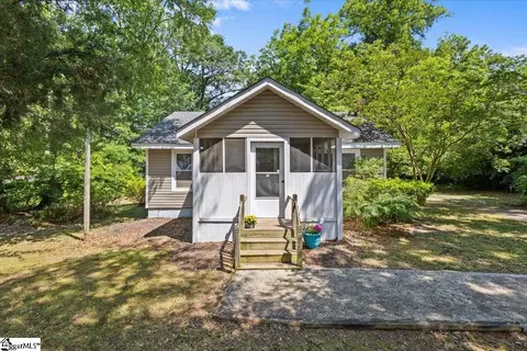 206 Cox St, Simpsonville, SC 29681