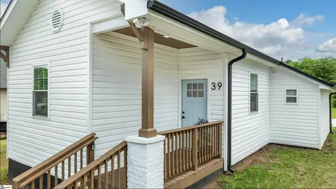 39 Chestnut St, Startex, SC 29377