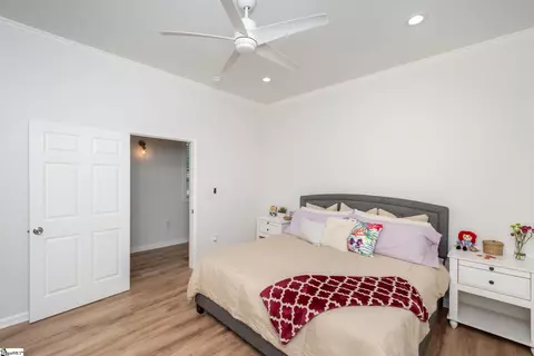 Bedroom - 39 Chestnut St, Startex, SC 29377 photo 2 of 4