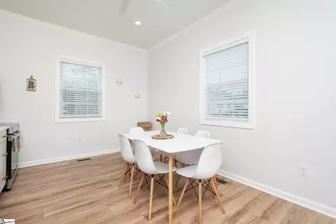 Dining - 39 Chestnut St, Startex, SC 29377 photo 1 of 1