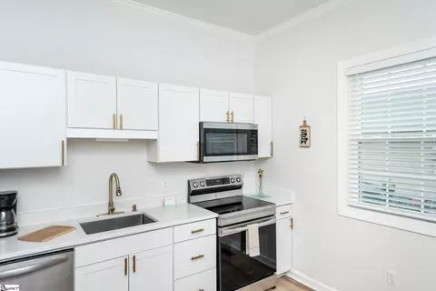 Kitchen - 39 Chestnut St, Startex, SC 29377 photo 1 of 3
