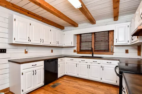 Kitchen - 633 Jameson Rd, Easley, SC 29640 photo 3 of 4