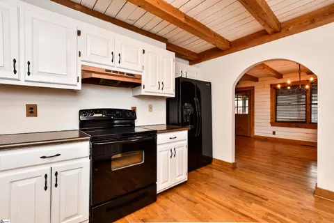 Kitchen - 633 Jameson Rd, Easley, SC 29640 photo 4 of 4